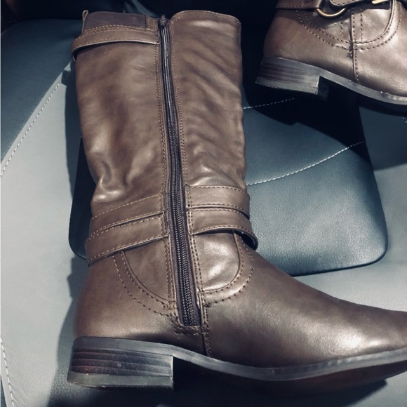 Call It Spring Size 7 Dark Chocolate Brown Knee High Full inside zipper Buckles - Picture 12 of 16